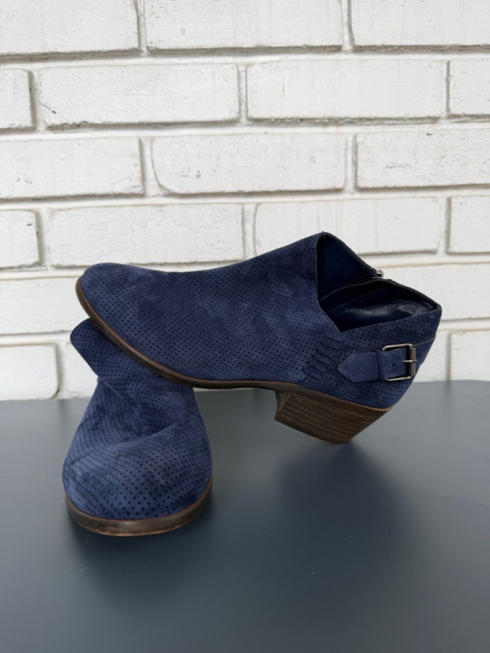Vince Camuto Blue Suede Leather Womens 7.5 Zip Buckle Ankle Boots Booties